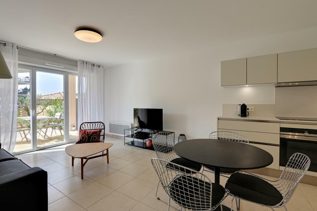 Le Petit Valmer Apartment ลาครัว-วัลแมร์ ภายนอก รูปภาพ