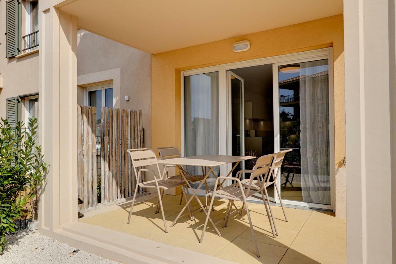 Le Petit Valmer Apartment ลาครัว-วัลแมร์ ภายนอก รูปภาพ