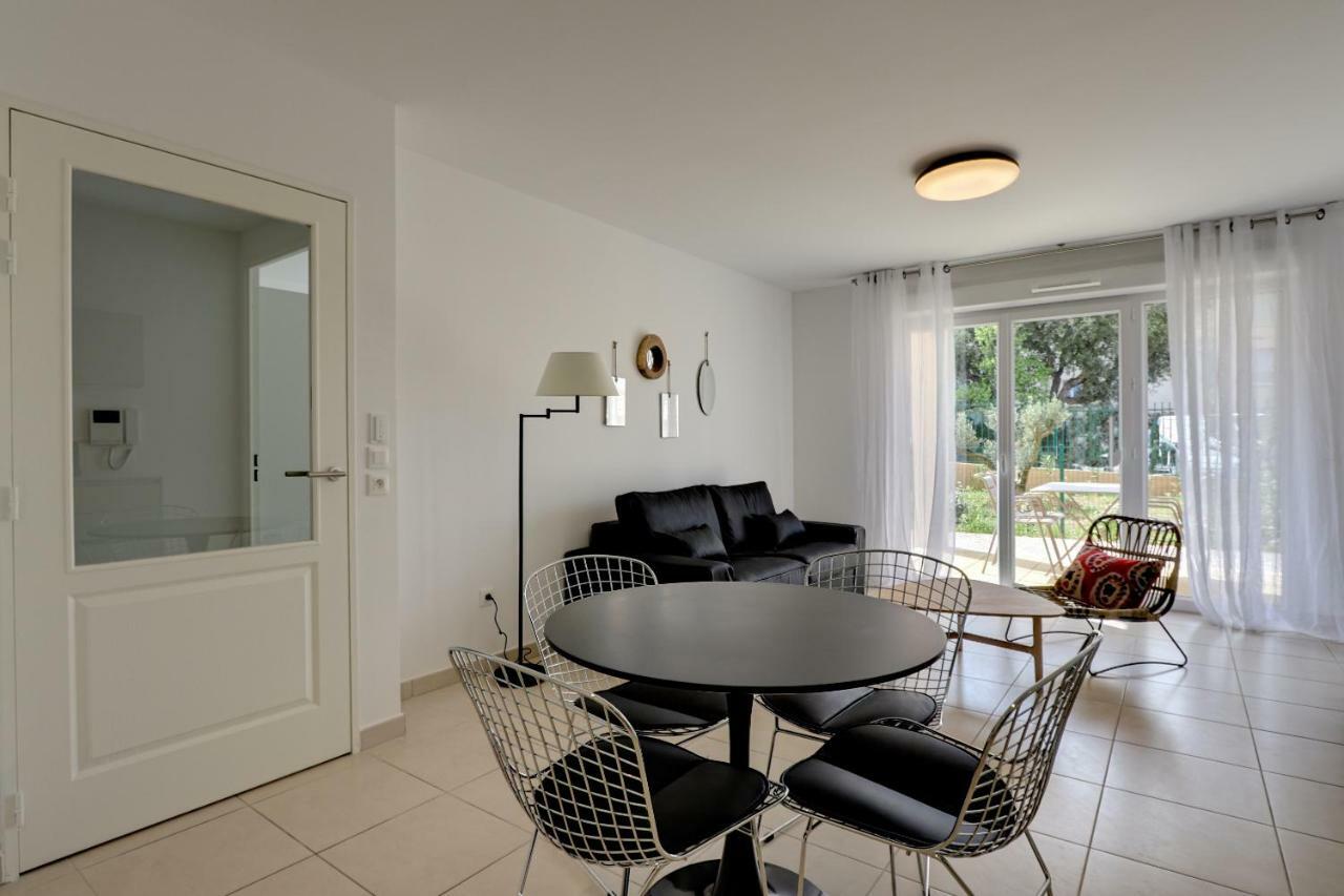 Le Petit Valmer Apartment ลาครัว-วัลแมร์ ภายนอก รูปภาพ
